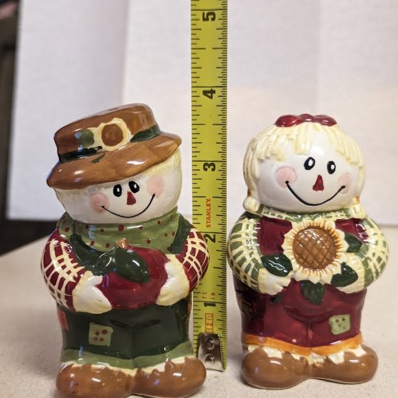 Scarecrow couple salt and pepper shakers - Picture 9 of 10